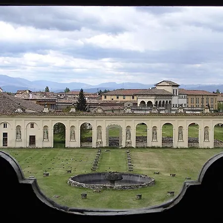 Residenza Antica Canonica Apartahotel 3*