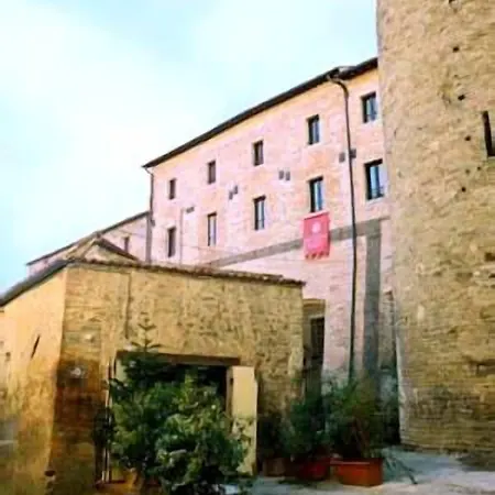 شقة فندقية Residenza Antica Canonica تْشيتّا دي كاستيلّو