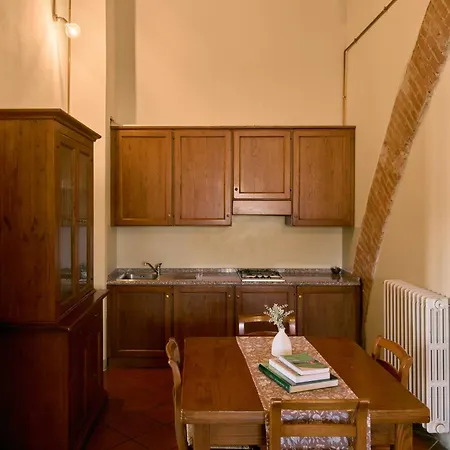 Residenza Antica Canonica 3* تْشيتّا دي كاستيلّو